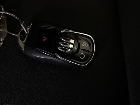 Used 2025 Buick Envista Sport Touring image 22