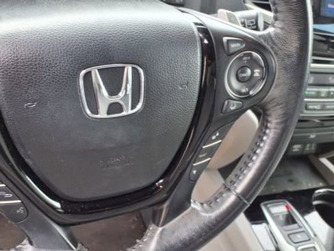 Used 2016 Honda Pilot Touring image 19