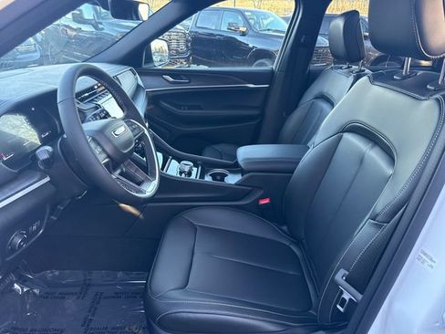 New 2025 Jeep Grand Cherokee Limited image 14