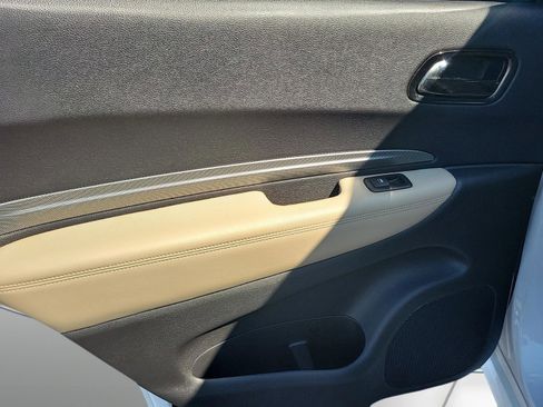 Used 2020 Dodge Durango GT image 33