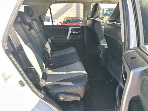 Used 2022 Toyota 4Runner SR5 Premium image 27