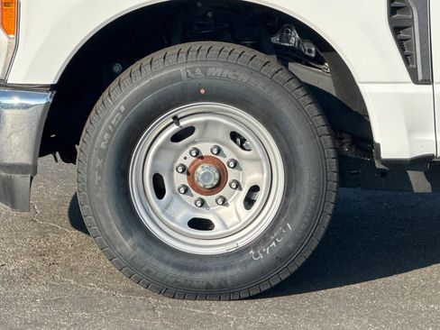 New 2023 Ford F250 XL w/ XL Chrome Package image 22