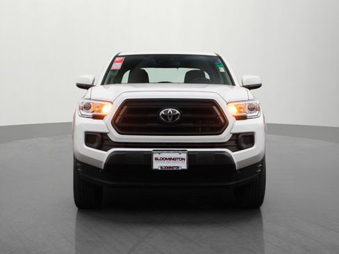 Used 2022 Toyota Tacoma SR image 2