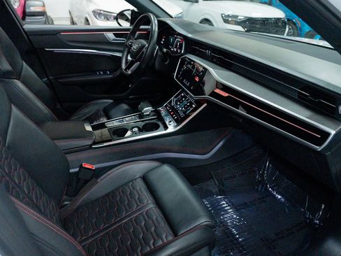 Used 2021 Audi RS 6 w/ Executive Package image 40
