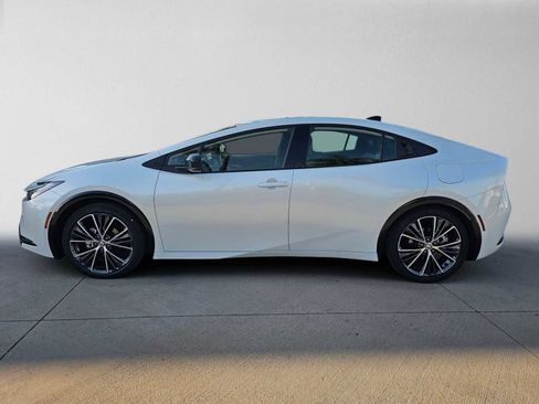 Certified 2026 Toyota Prius XLE FWD image 6