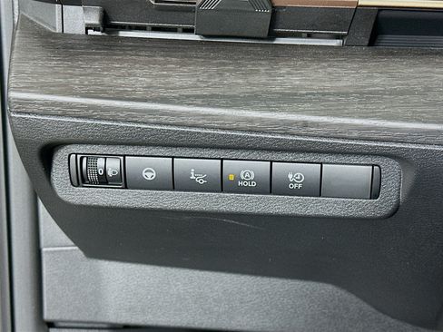 Used 2023 Nissan Ariya FWD image 17