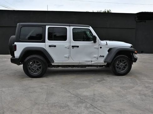 Used 2024 Jeep Wrangler Unlimited Sport AWD/4WD image 7