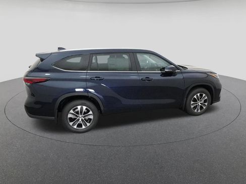 New 2026 Toyota Highlander XLE AWD/4WD image 10