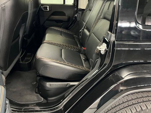 Used 2021 Jeep Wrangler Unlimited Sahara image 24