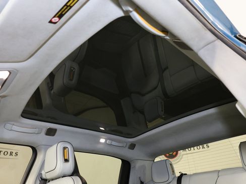 Used 2022 Rivian R1T Adventure image 12