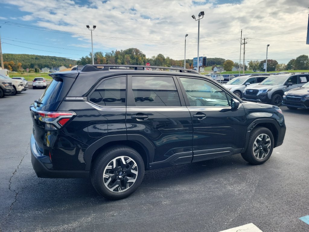 Used 2025 Subaru Forester Premium w/ Convenience Package #1 AWD/4WD image 4