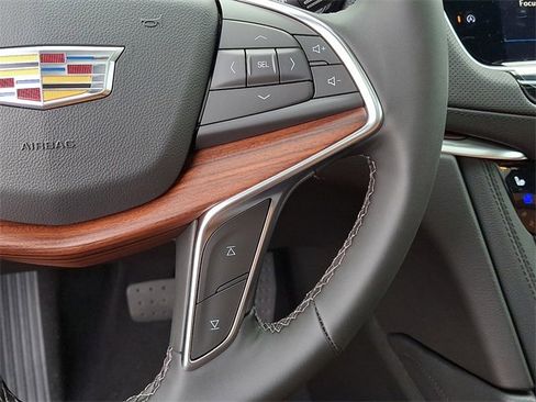 New 2025 Cadillac XT5 Premium Luxury image 16