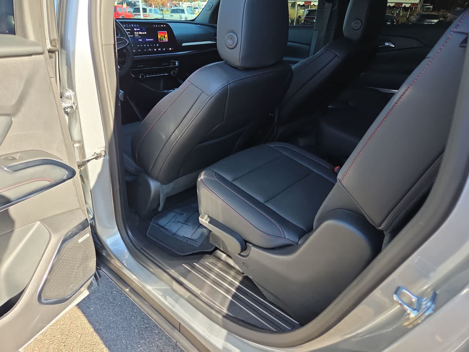 Used 2026 Chevrolet Traverse Z71 w/ Enhanced Driving Package AWD/4WD image 20