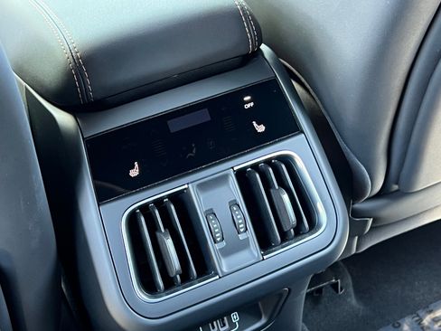 Used 2025 Maserati Grecale Folgore AWD/4WD image 40