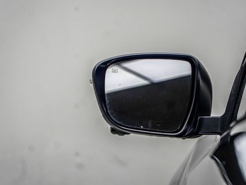 Used 2018 Nissan Rogue SL w/ Premium Package FWD image 15
