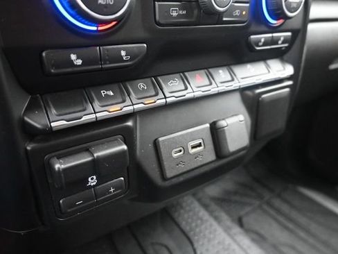 Used 2019 Chevrolet Silverado 1500 LT Trail Boss w/ Convenience Package AWD/4WD image 30