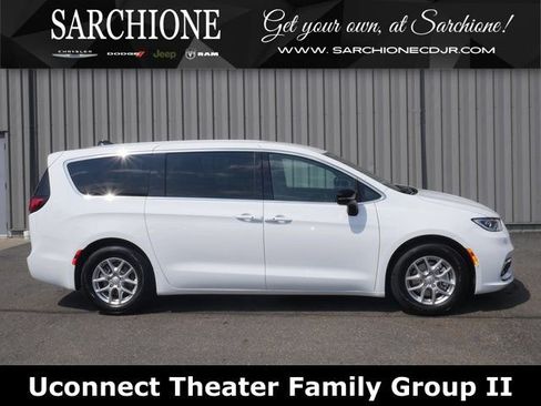 New 2026 Chrysler Pacifica Select FWD image 1