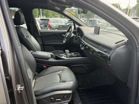 Used 2018 Audi Q7 3.0T Premium Plus w/ Premium Plus Package AWD/4WD image 12
