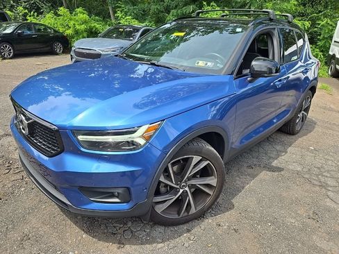 Used 2020 Volvo XC40 T5 R-Design w/ Protection Package Premier AWD/4WD image 3