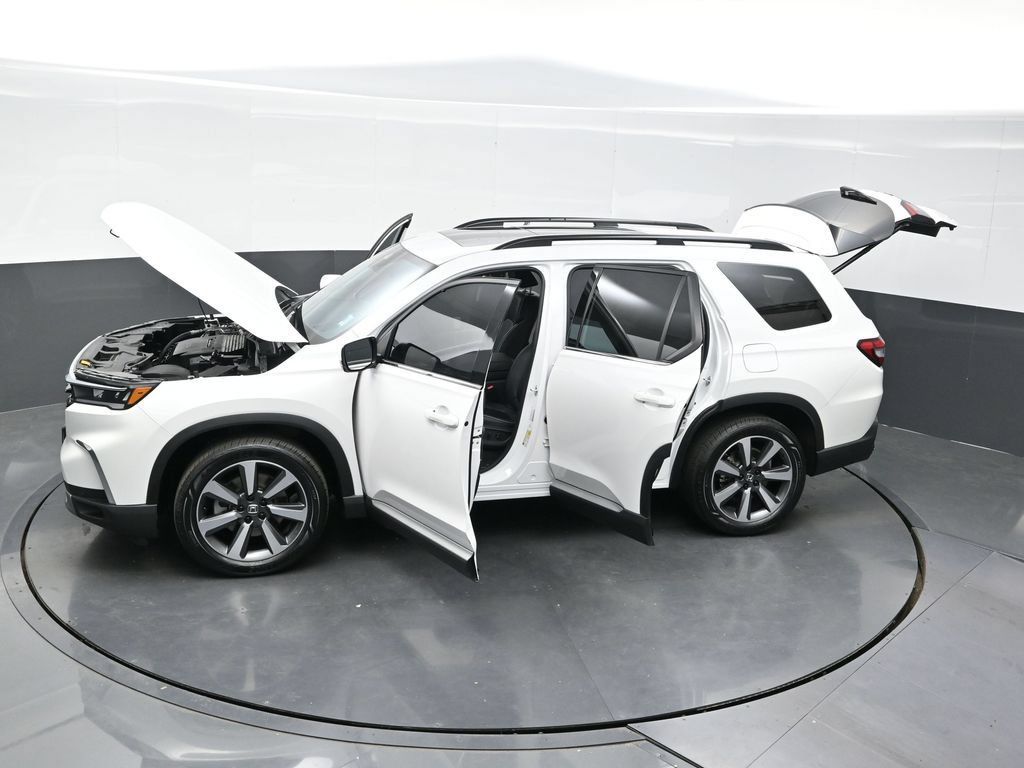 Used 2023 Honda Pilot Elite image 46