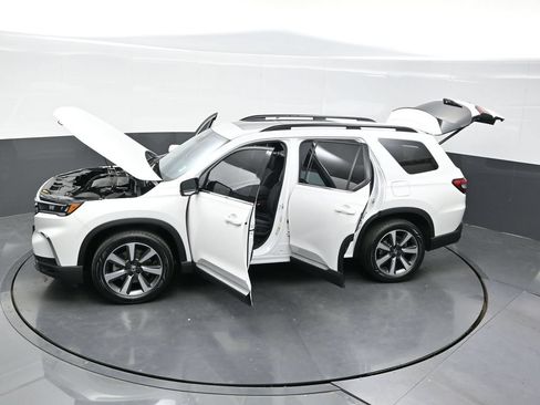 Used 2023 Honda Pilot Elite image 46