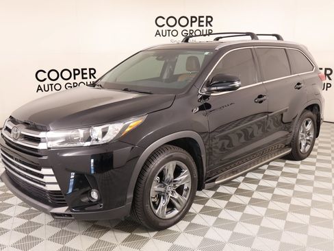 Used 2019 Toyota Highlander Limited Platinum AWD/4WD image 10
