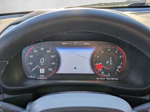 Used 2022 Volvo XC40 T4 R-Design w/ Protection Package Premier image 12