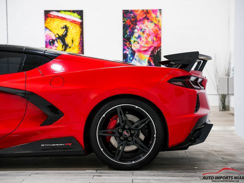 Used 2021 Chevrolet Corvette Stingray Coupe w/ Z51 Performance Package RWD image 14