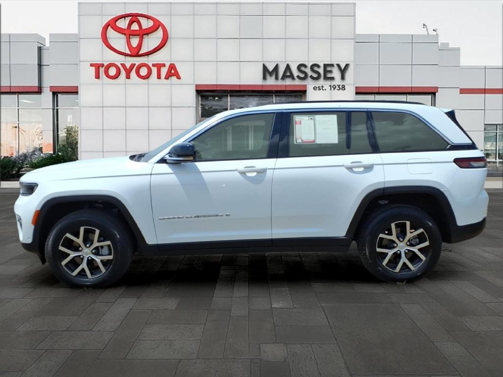 Used 2025 Jeep Grand Cherokee Limited w/ Luxury Tech Group II AWD/4WD image 1
