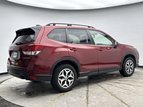 Used 2024 Subaru Forester Premium image 5