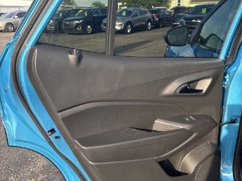 Used 2025 Chevrolet Trax RS image 19