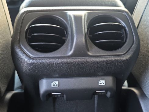 Used 2024 Jeep Wrangler Unlimited Sport AWD/4WD image 15