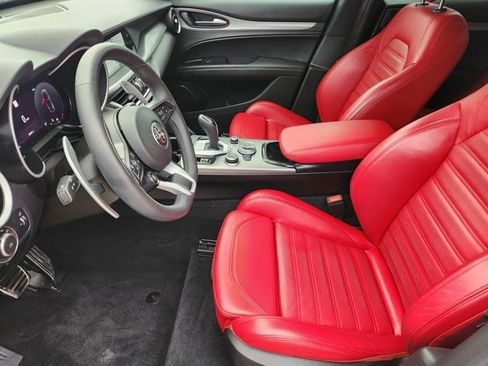 Used 2024 Alfa Romeo Stelvio Veloce image 12