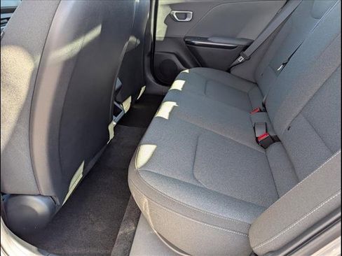 New 2025 Kia K4 LXS image 8