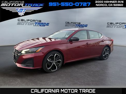 Used 2023 Nissan Altima 2.5 SR w/ SR Premium Package image 1