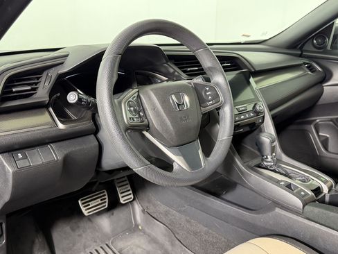 Used 2018 Honda Civic EX image 3