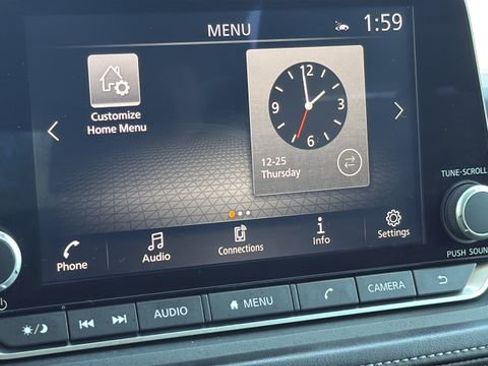 Used 2023 Nissan Rogue SV image 27