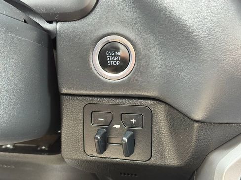 Used 2023 Toyota Tundra Platinum AWD/4WD image 26