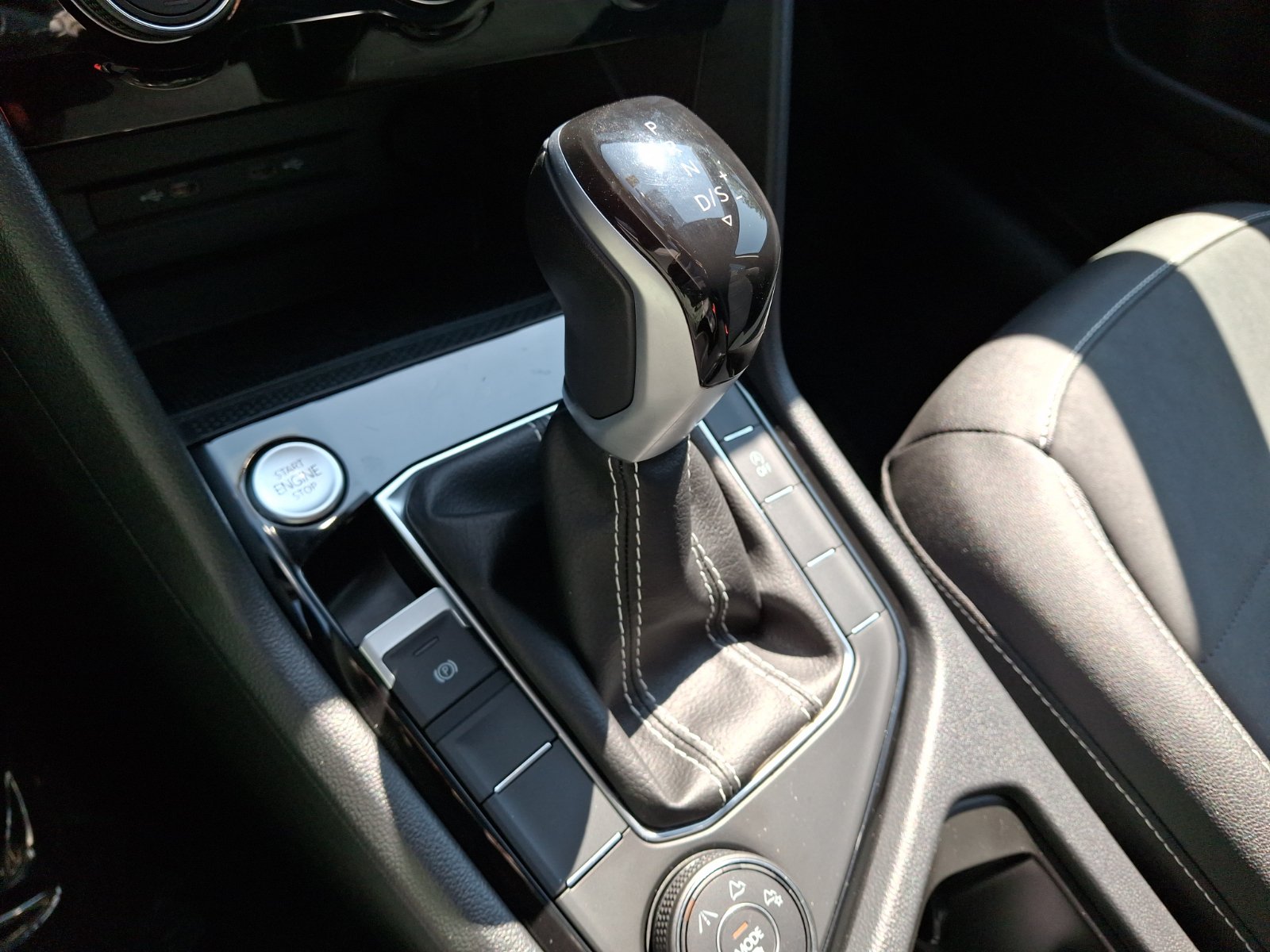 Certified 2024 Volkswagen Taos SE AWD/4WD image 15