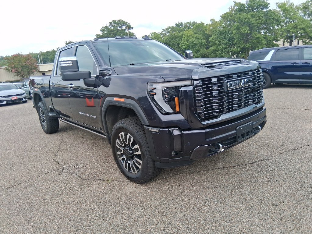 Used 2024 GMC Sierra 2500 Denali Ultimate w/ Max Trailering Package AWD/4WD image 3