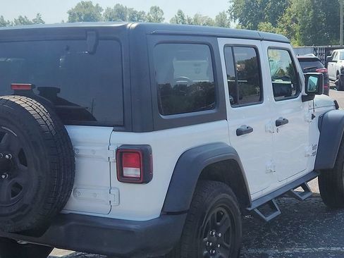 Used 2018 Jeep Wrangler Unlimited Sport AWD/4WD image 8