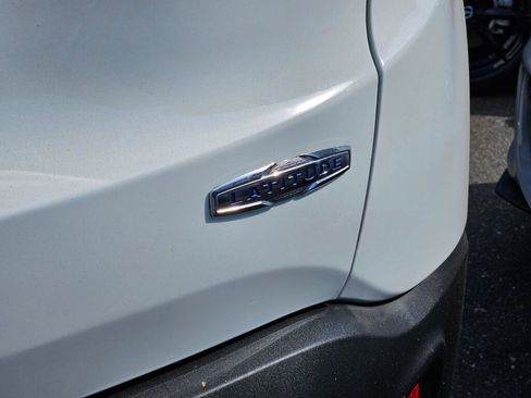 Used 2017 Jeep Renegade Latitude AWD/4WD image 8