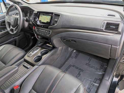 Certified 2023 Honda Passport TrailSport image 34