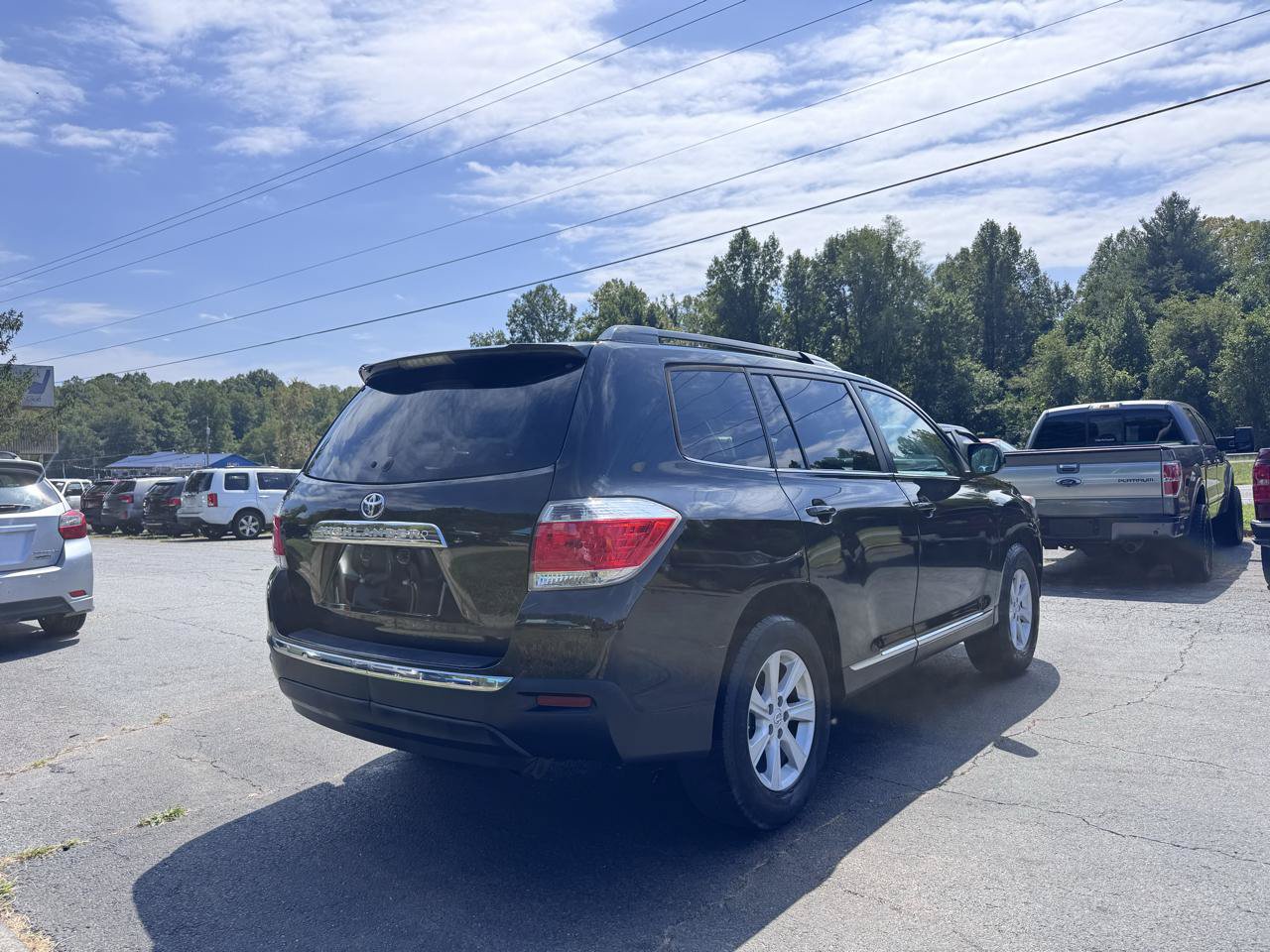 Used 2013 Toyota Highlander Plus FWD image 5