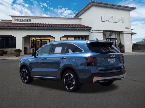 Certified 2025 Kia Sorento EX FWD image 6