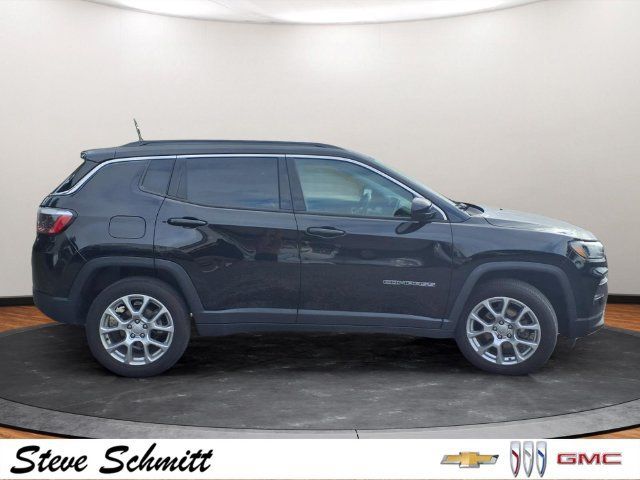 Used 2022 Jeep Compass Latitude AWD/4WD image 24
