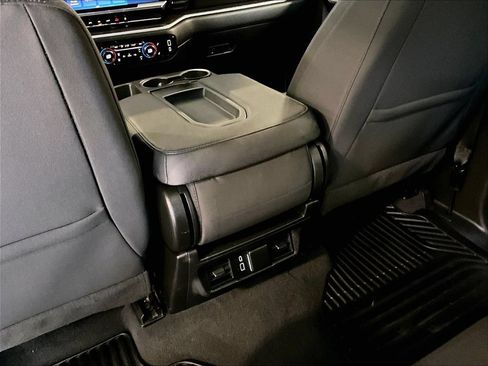 Used 2022 Chevrolet Silverado 1500 LT AWD/4WD image 28