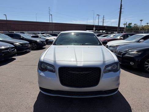 Used 2020 Chrysler 300 Touring w/ Sport Appearance Package RWD image 2