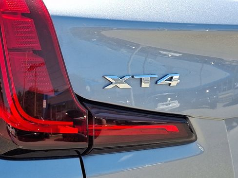 Used 2023 Cadillac XT4 Premium Luxury AWD/4WD image 32