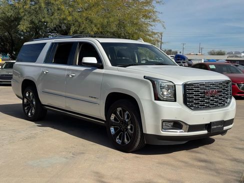 Used 2019 GMC Yukon XL Denali w/ Denali Ultimate Package image 4